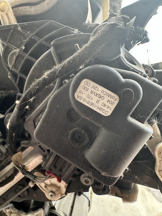 Grup caldura Ford Mondeo mk5 de europa + motoras reglaj aer / aeroterma de sub bord / calorifer caldura