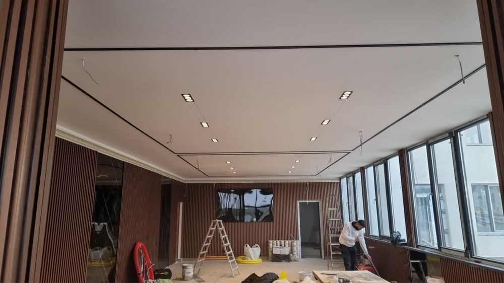 Echipa de electricieni