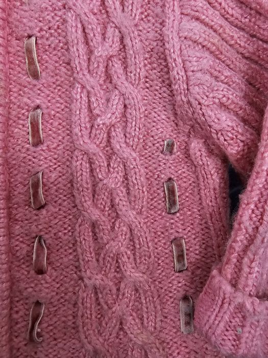 Продам вязаную кофту на девочек