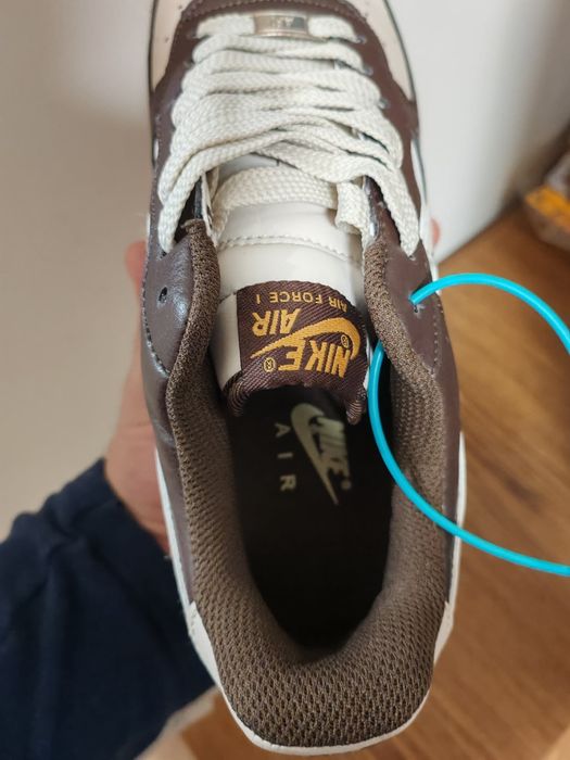 Adidasi noi de vânzare