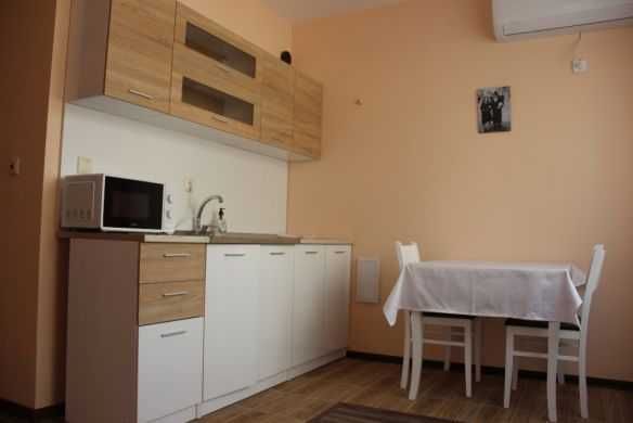 Дава се под наем Едностаен апартамент в Бургас, Център - 35 кв.м за 175 € - Снимка #1