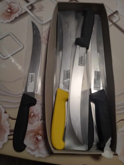 Cuțite  Victorinox, 12cm, 15 cm si 20cm, fierastrau de taiat oase