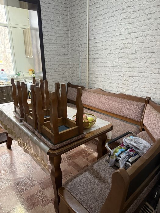 Стол стулья сандық