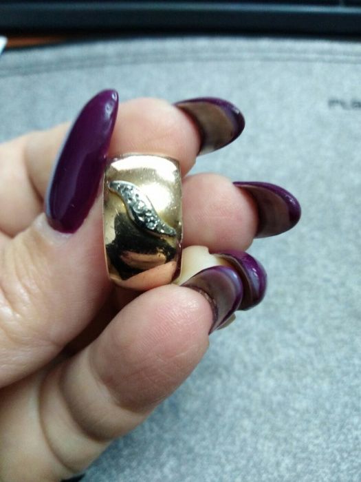 Золотое кольцо с бриллиантами