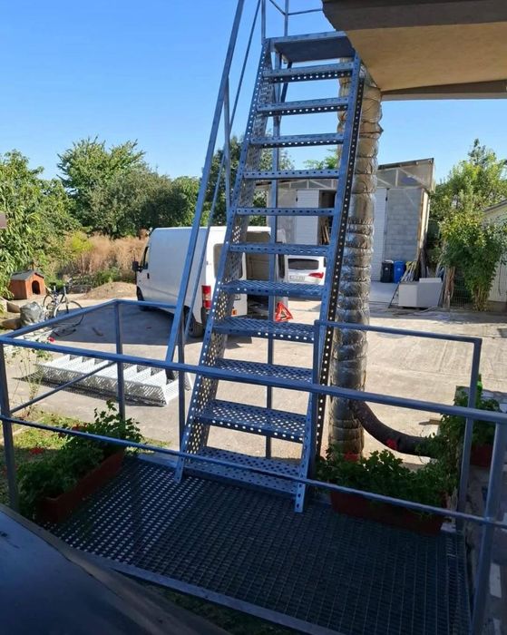 Scări metalice zincate