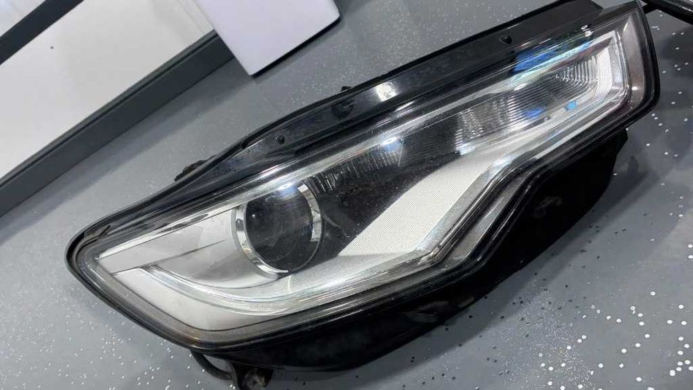 Set complet faruri Audi A6 C7 – Bi-Xenon
