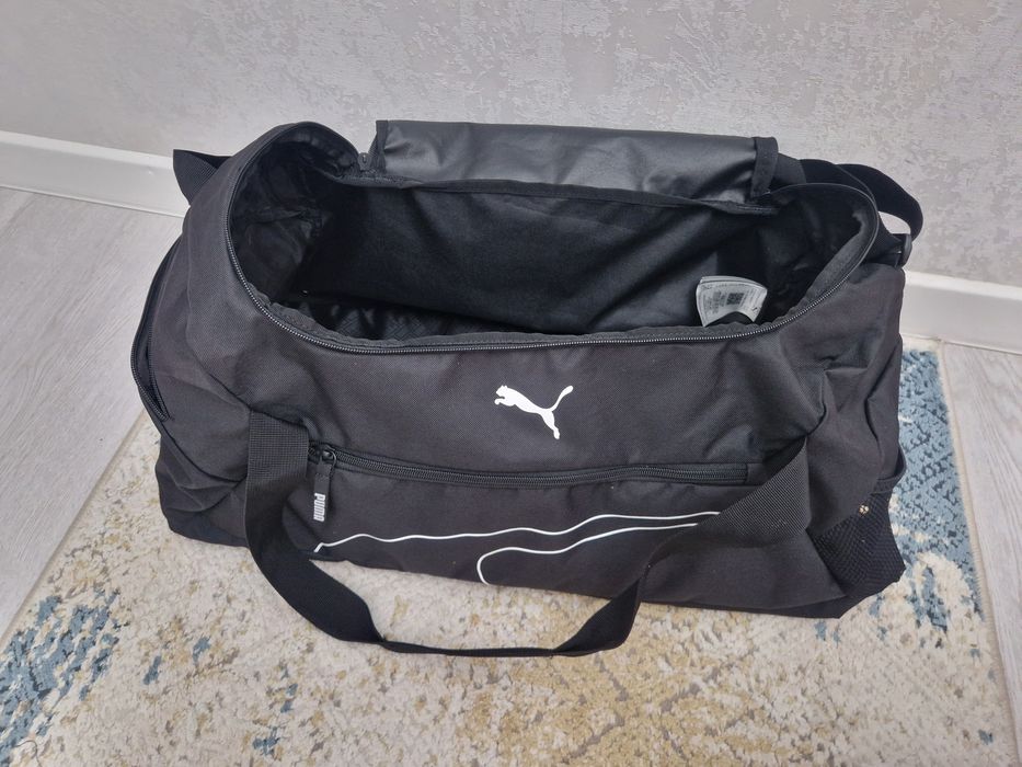 сумка Puma оригинал, объемная в идеальном состоянии