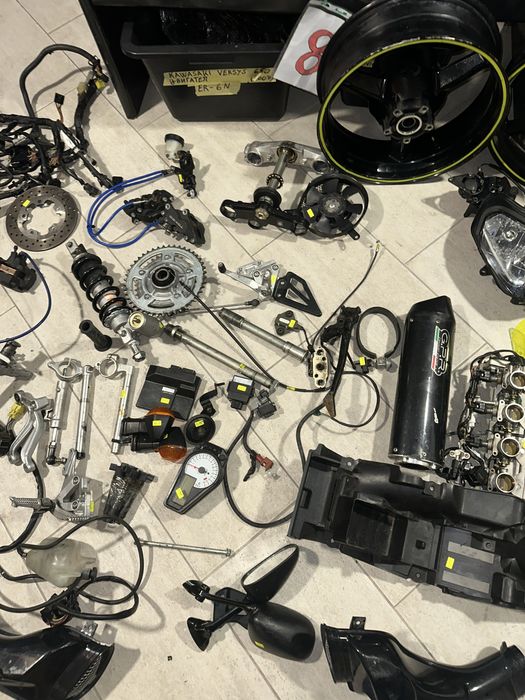 Suzuki GSXR  600 K1 на части