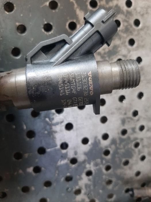 injector 0445116046 2.0 d  volvo s60 ll s80 ll v60 l xc60 xc 70  31303238