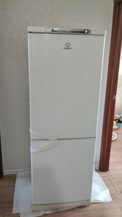 Продам холодильник