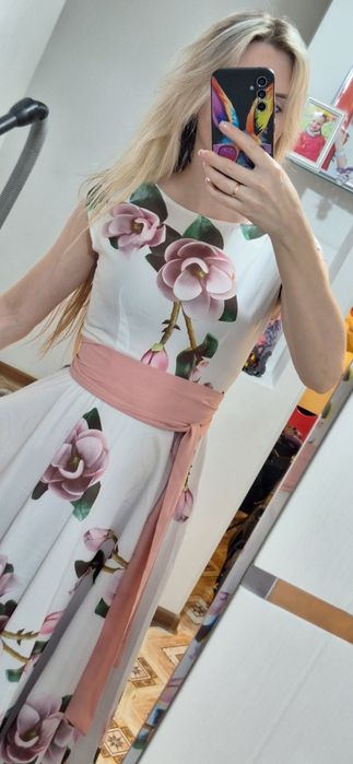 Продам платье летнее, 42 размер.