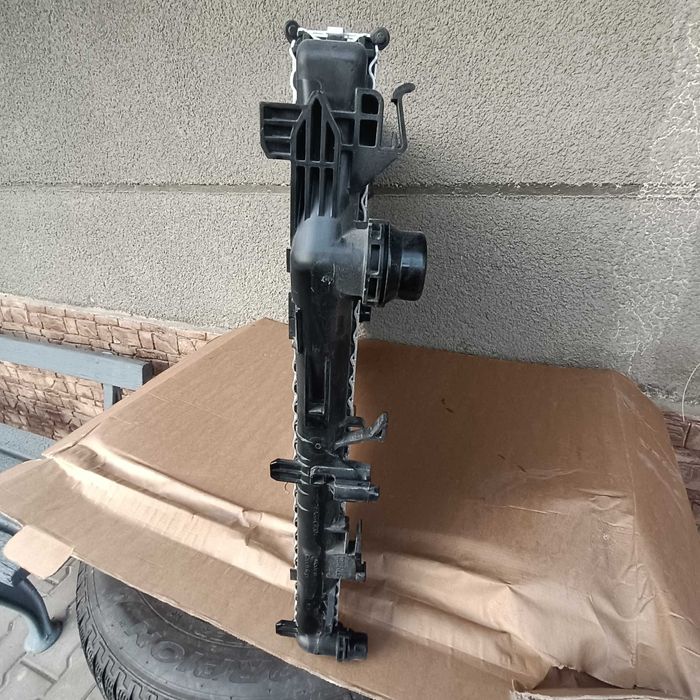 Радиатор за охлаждане на Мерцедес W205 W213 W253 X253 E200