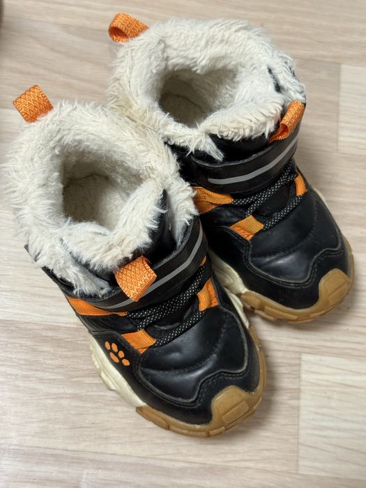 Продам зимнюю обувь