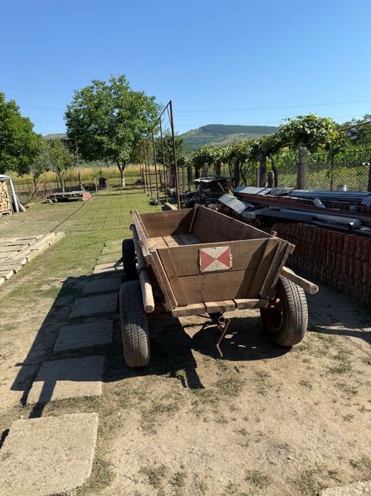Vând căruță stare buna