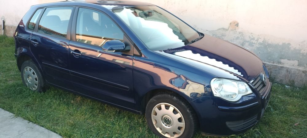 Продавам Polo 1.6 бензин