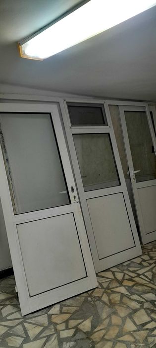 Алуминиеви врати