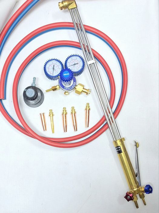 Резак, резаци,регулатор газ и О2,дюзи 4бр.,маркуч сдвоен 5м.