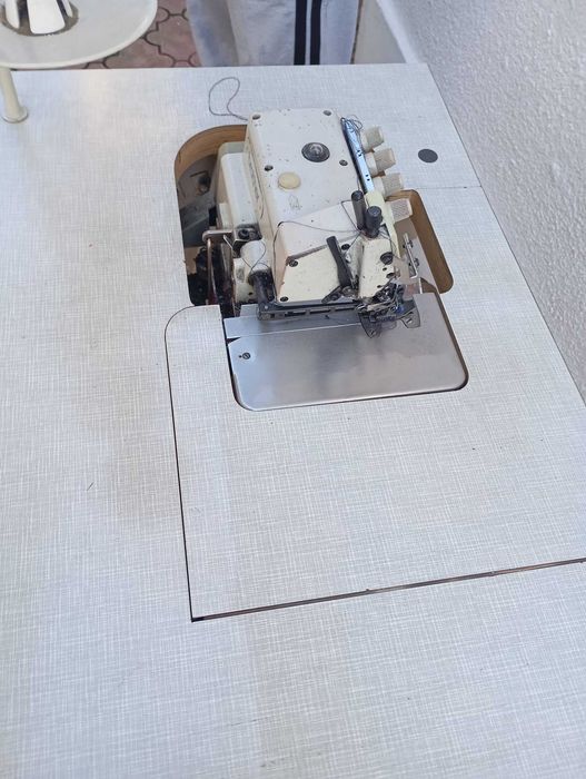 Vând triplok  Brother și cadou o mașina liniară Brother