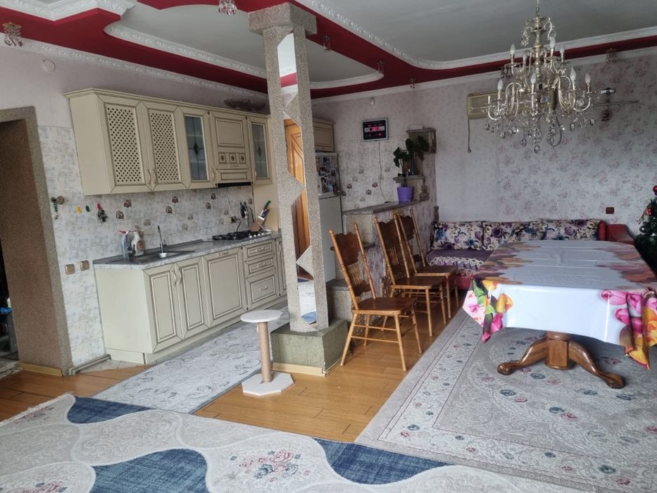 Продам два дома в одном участке