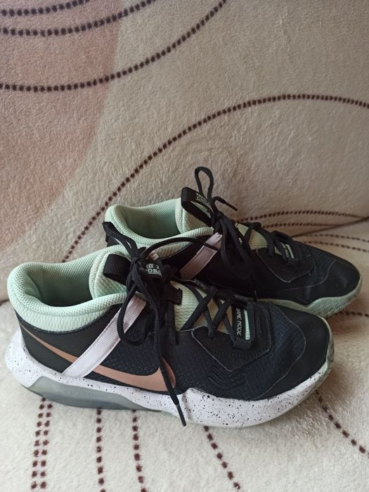 Запазени маратонки Nike