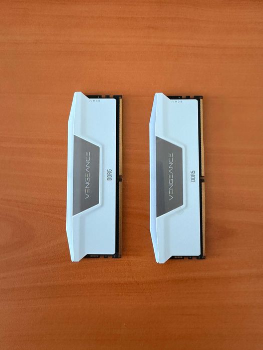 Corsair VENGEANCE 32GB (2x16GB) DDR5 6000MHz CMK32GX5M2E6000Z36W