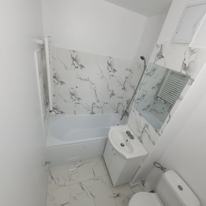 De vanzare garsoniera la parter 25.999€