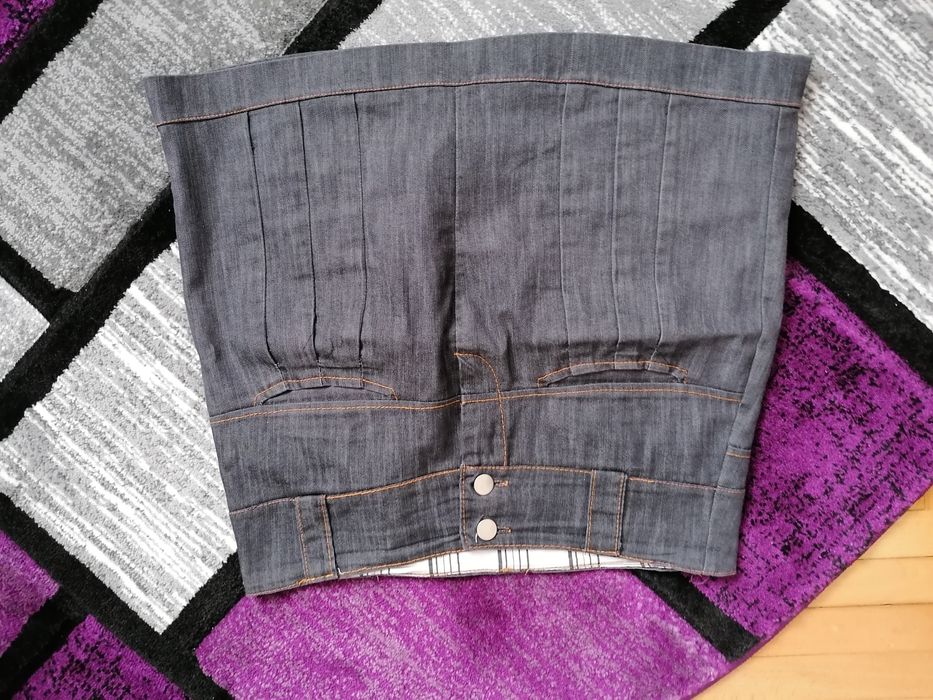 Vând rochițe și fuste