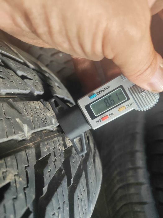 2бр.зимни гуми 225/60/17 Nokian