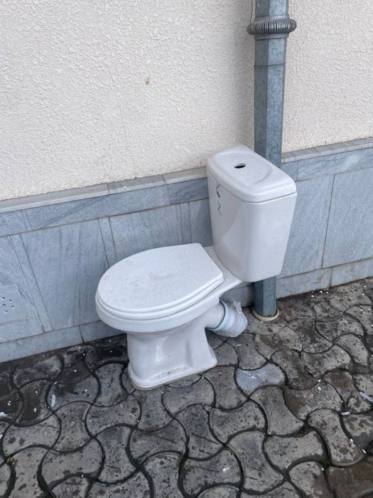 Unitaz sotiladi toshkenta arzonga tel qilila