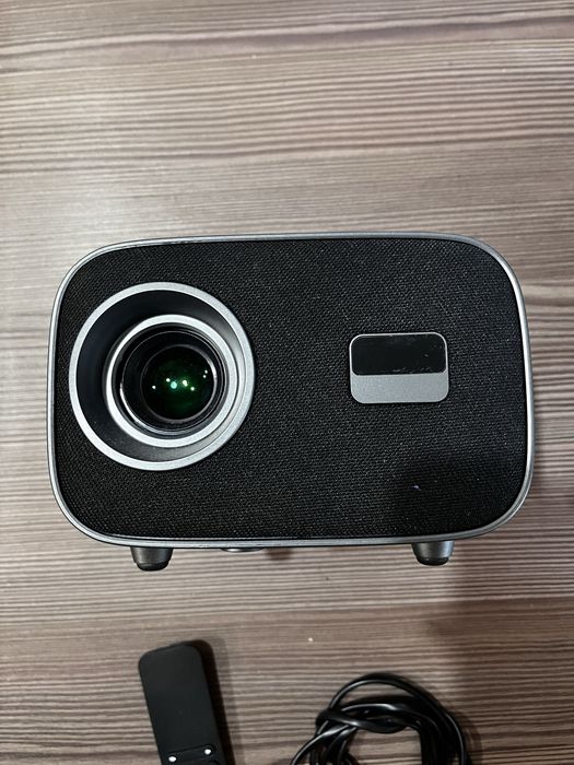 Новый проектор со SMART TV
