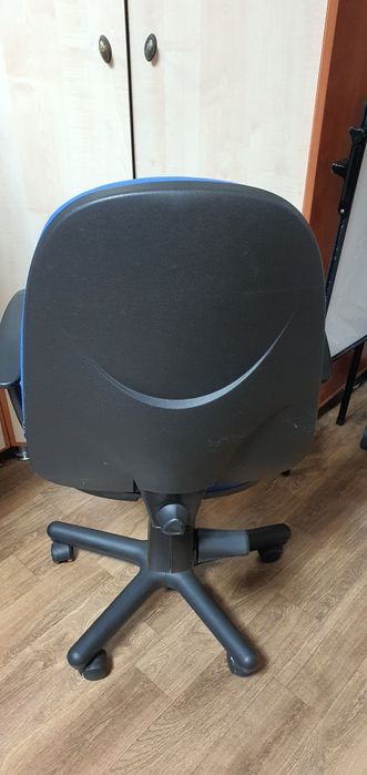 Продам офисный стул