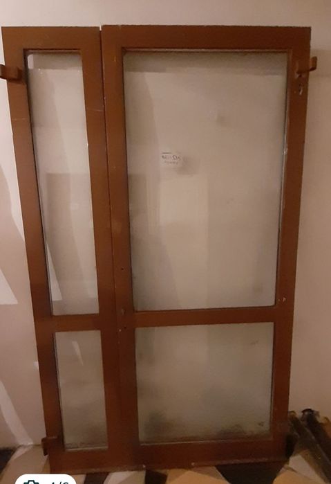 дверь алюминиевую  двухстворчатую