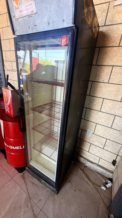 Холодильник магазинный