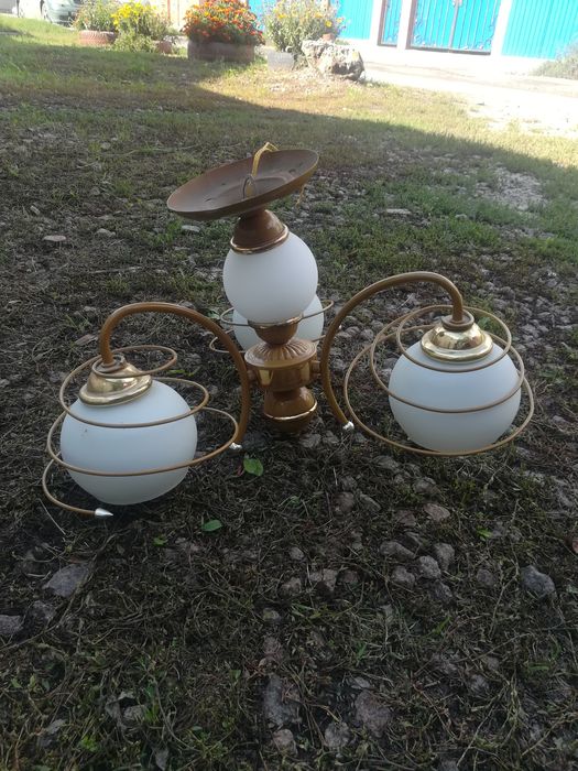 Продам    люстру