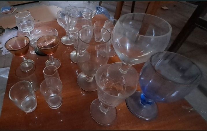 Pahare vechi diferite modele 5 lei bucata