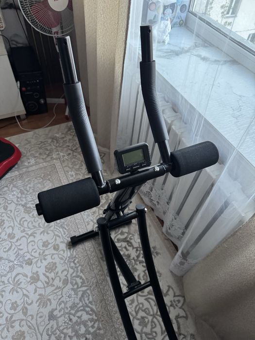 Тренажер для пресса, спины и ног