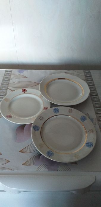 Продаю  тарелки  под  второе, 80 тенге штука,