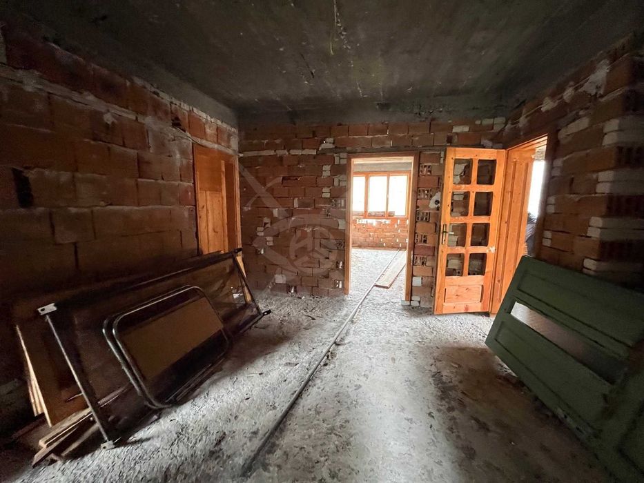 Четириетажна къща с гледка в Забърдо