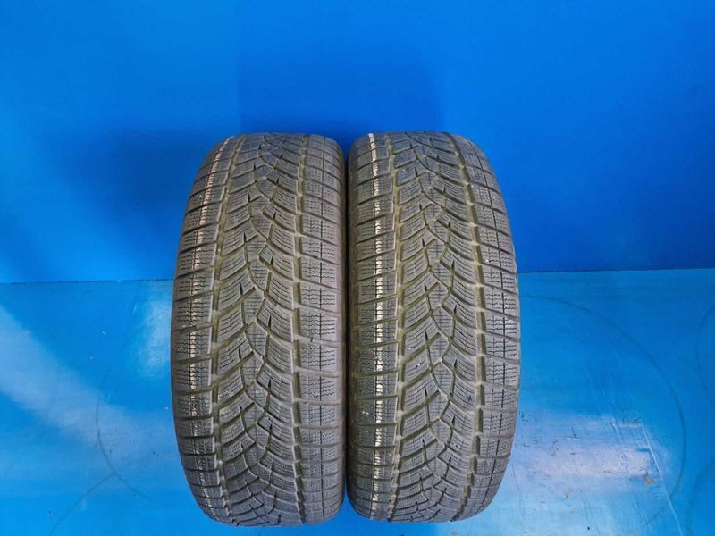2 Goodyear R19 235/55
зимни гуми DOT4118