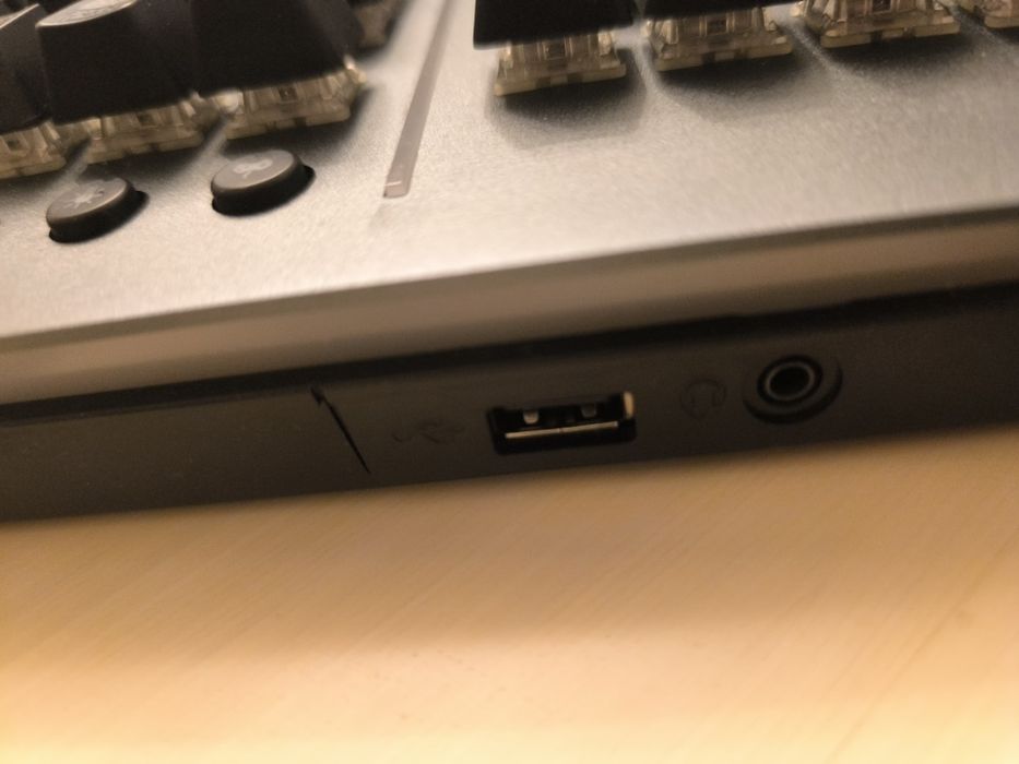 Продам клавиатуру игровую