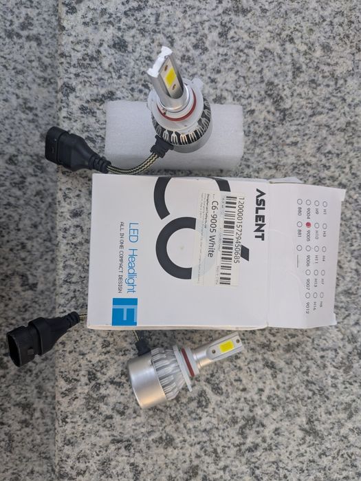 set Becuri LED 9005 HB3