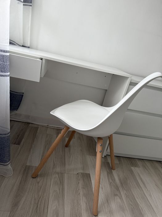De inchiriat apartament cu 3 camere !