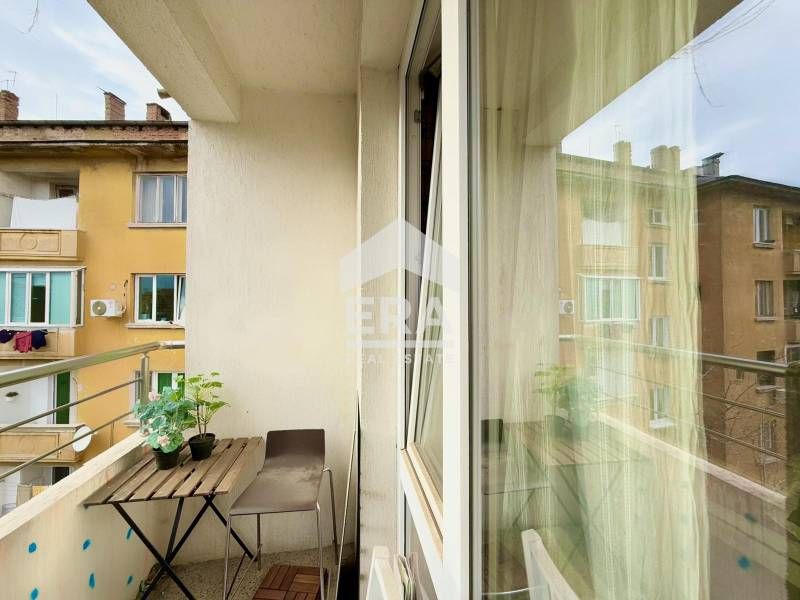 Дава се под наем Тристаен апартамент в София, Център - 80 кв.м за 1200 € - Снимка #6