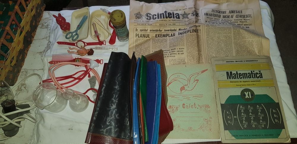Obiecte de colectie perioada Ceausescu comunista