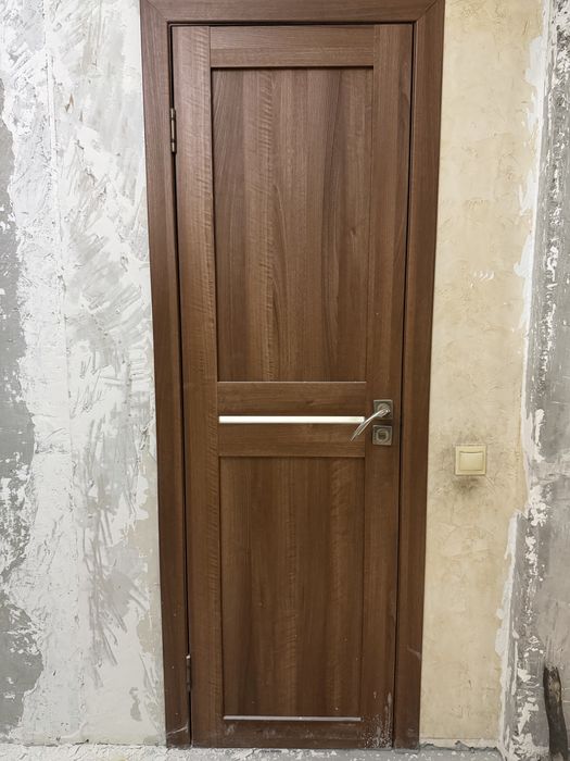 Двери межкомнатные б/у