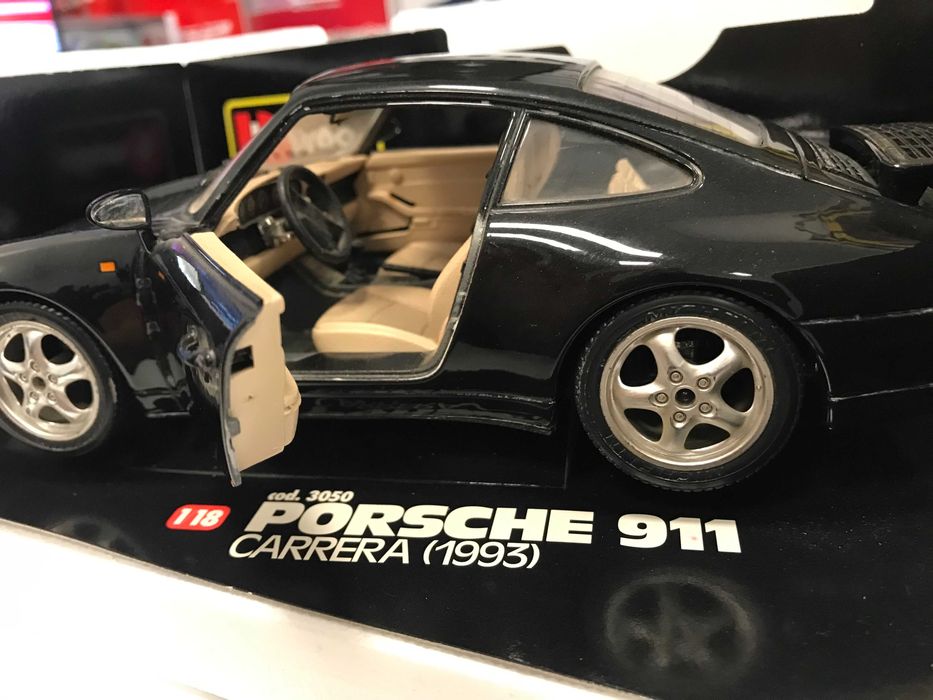 BBURAGO метална колекционерска количка PORSCHE 911 993 1:18 NEW