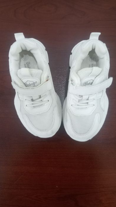 Кроссовки для мальчиков и для девочек