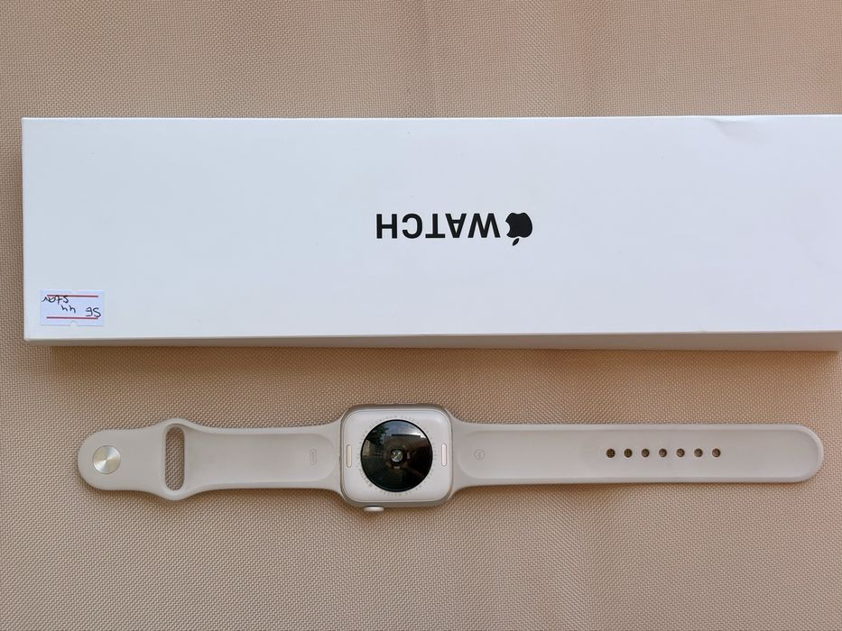 Apple Watch SE (GPS, 2-го поколения)