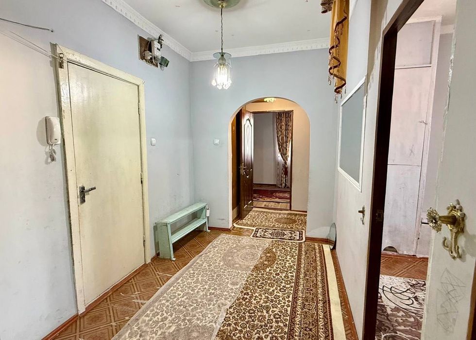 Sergeli (Do'stlik 2) da 3 xonali (3/7/9) kvartira sotiladi