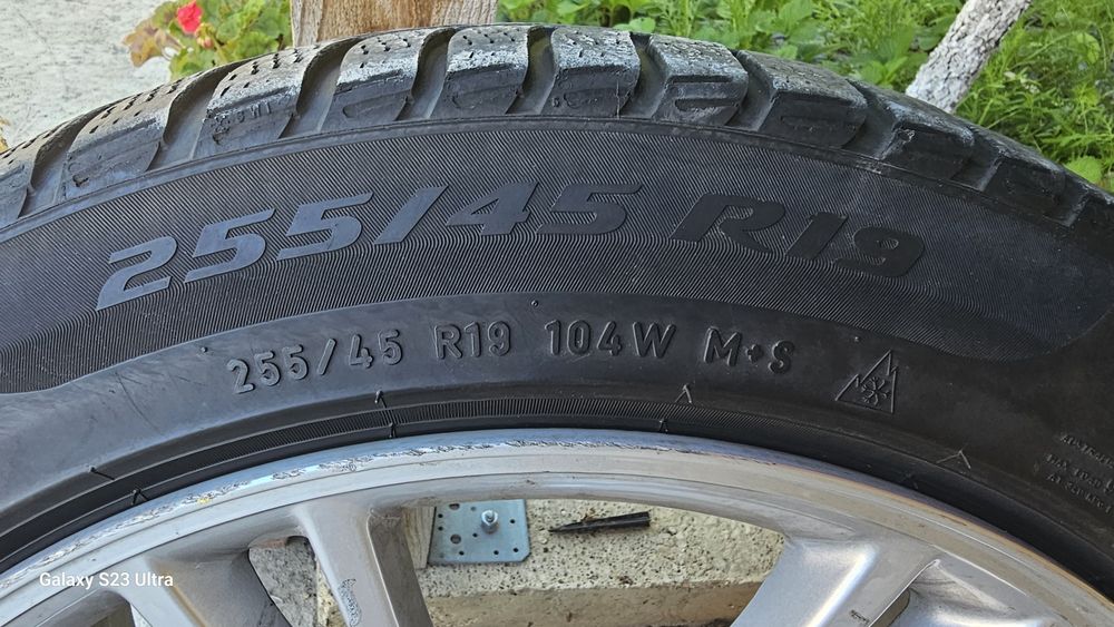 Продавам 8 джанти 19  5× 114, ET 45 и гуми от Тесла модел У